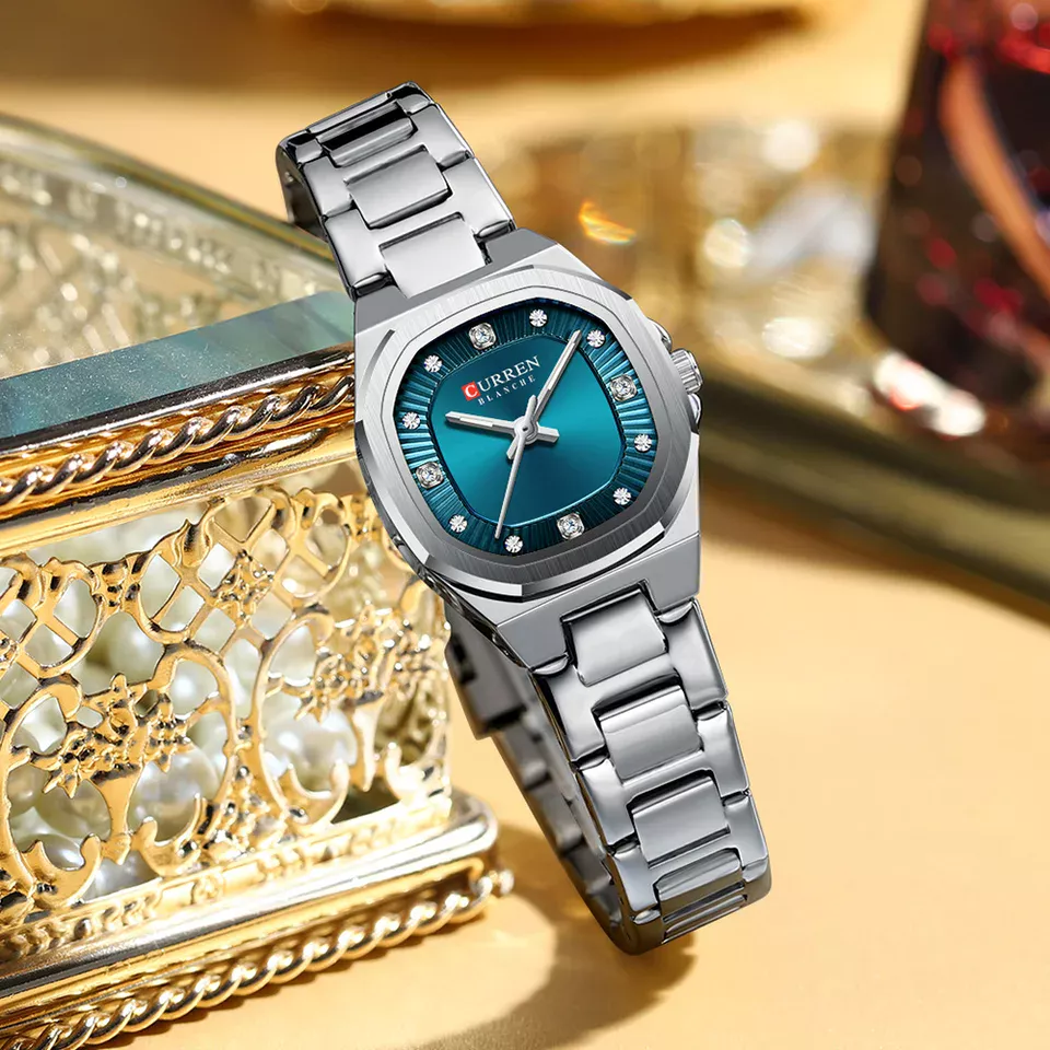Elegant CURREN 9104 Quartz Watch for Women